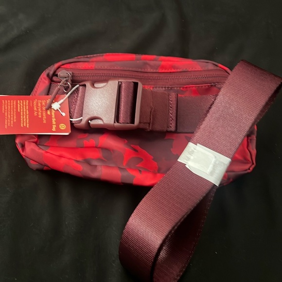 NWT Lululemon Lunar New Year Everywhere Belt Bag 1L - Picture 2 of 5